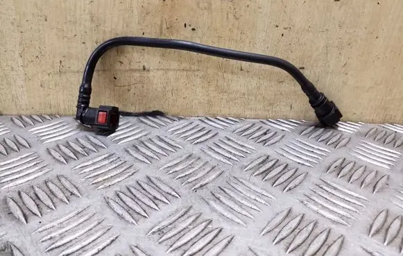 Nissan Juke I F15 Fuel line/pipe/hose 