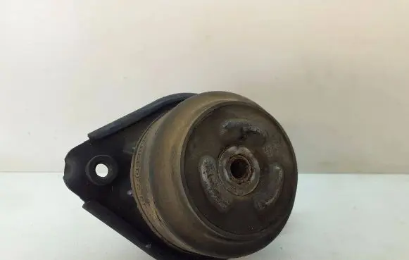 Mercedes-Benz ML W164 Engine mount bracket A2512403117