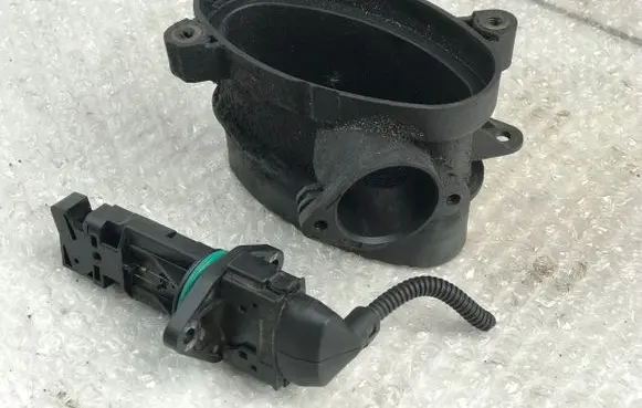 BMW 5 E39 Mass air flow meter 0928400314 0928400468 7787076