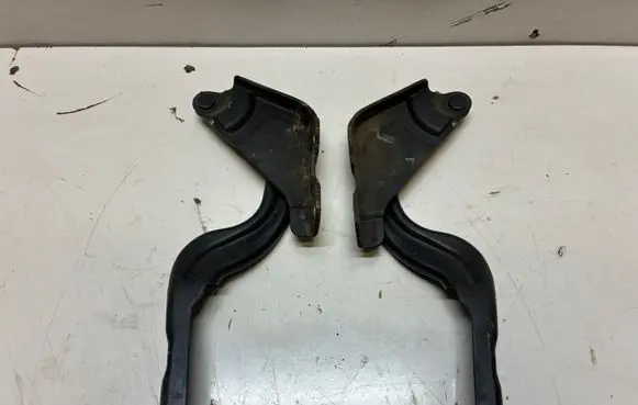 KIA Ceed Engine bonnet/hood hinges