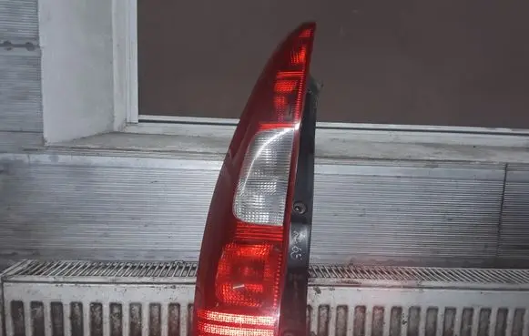 Mitsubishi Colt Rear/tail lights MR957373
