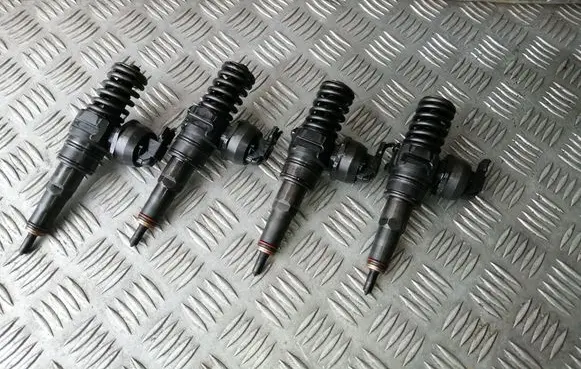 Volkswagen Sharan Fuel injectors set 038130073BA 0414720216