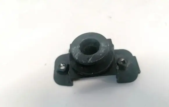 Radiator mount bracket