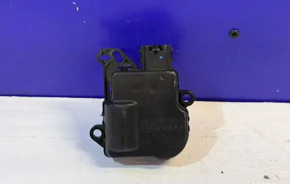 Lincoln Navigator A/C air flow flap actuator/motor AL3419E616AA