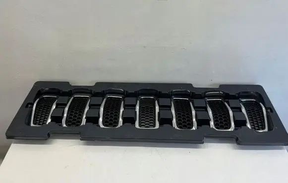 Jeep Cherokee Front grill 68303626AA