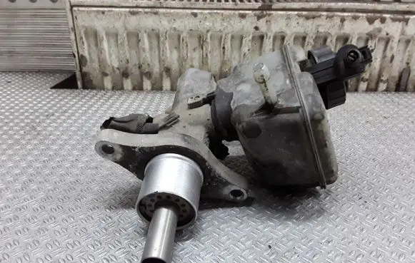 Volkswagen Caddy Master brake cylinder 1K1611301C