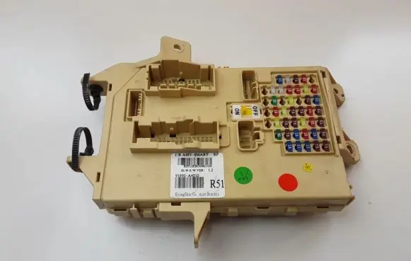 KIA Carens III Fuse module 91950A4510