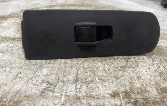 Mitsubishi Colt Electric window control switch 315924 MR587944 C8DD411MB