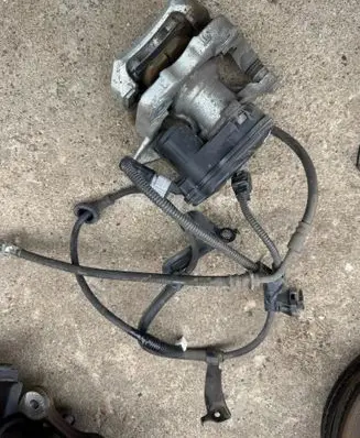 Lexus LBX Rear brake caliper 42G