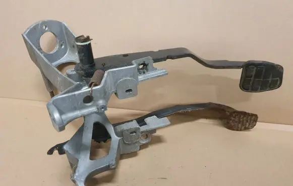 Audi Coupe Pedal assembly 811721115A