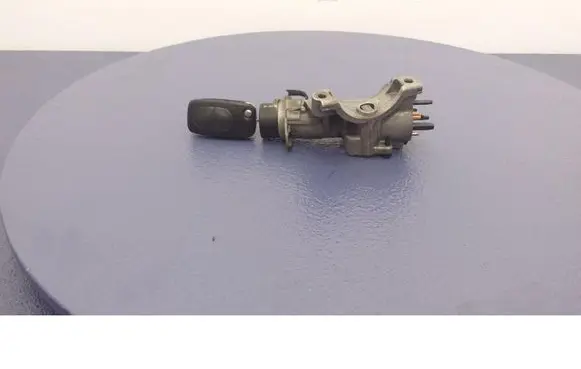 Volkswagen PASSAT B5 Ignition lock 4B0905851A