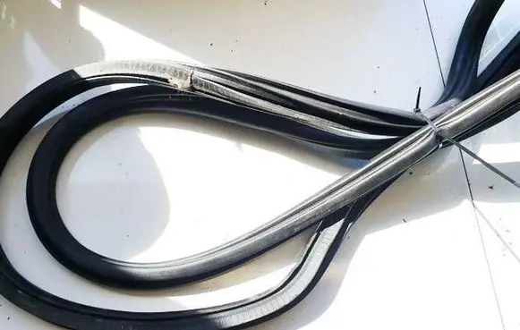 Opel Zafira B Rubber seal rear door