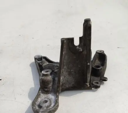 Peugeot 407 Engine mounting bracket 9648584680