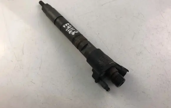 Volvo V50 Fuel injector 31303238