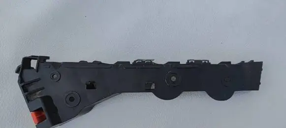 Opel Zafira B Front bumper mounting bracket 13124998R