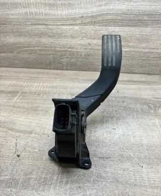 Ford Focus Accelerator throttle pedal 98AB9F836AE