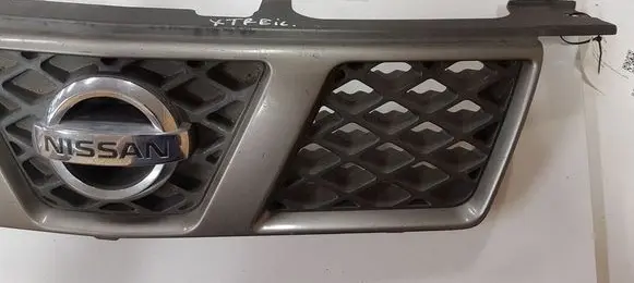 Nissan X-Trail T30 Front grill 62310EQ303