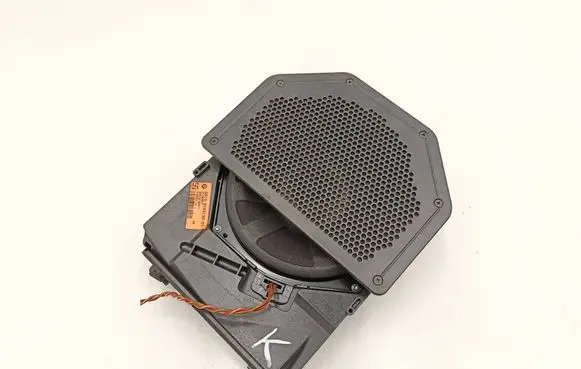 BMW X1 E84 Subwoofer speaker 9143135 9144203 6925328