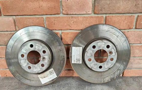 BMW X1 U11 Front brake disc 6891079