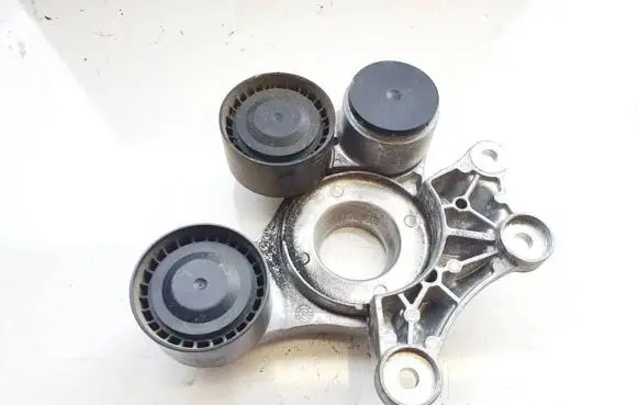 Land Rover Range Rover Evoque L551 Generator/alternator belt tensioner l8d26b209ca l8d2-6b209-ca