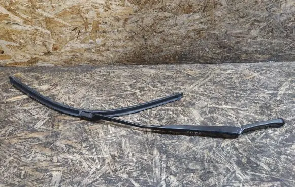 Opel Astra J Front wiper blade arm