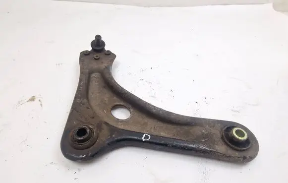 Citroen DS3 Front lower control arm/wishbone 