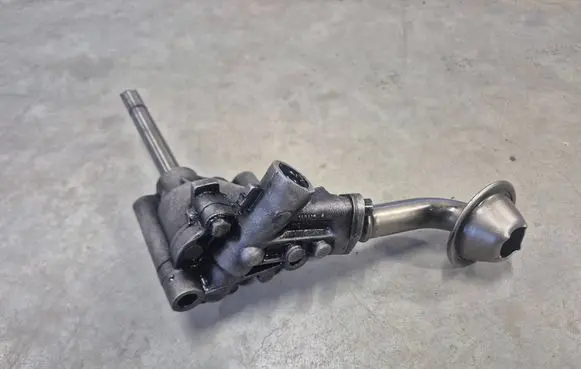 Volkswagen Golf II Oil pump 026115153A
