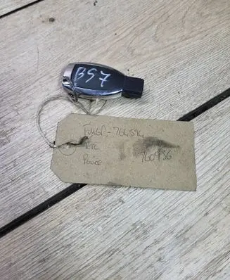 Mercedes-Benz E W211 Ignition key/card 