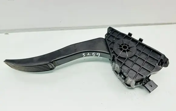 Ford Fusion II Accelerator throttle pedal DG9C9F836AC 697976