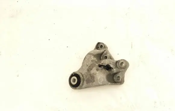 Mercedes-Benz CLA C117 X117 W117 Engine mounting bracket A2462401109