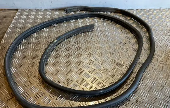 Opel Vivaro Sliding door rubber seal
