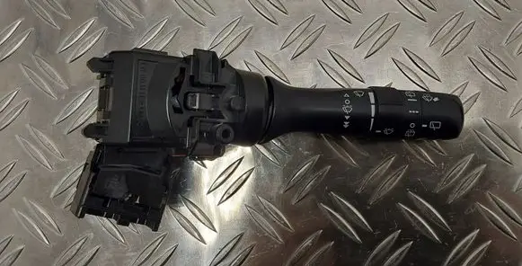 Toyota Verso Wiper control stalk 17F525 05210