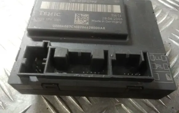 Audi A8 S8 D3 4E Door control unit/module 4F0959794F 4F0910759F