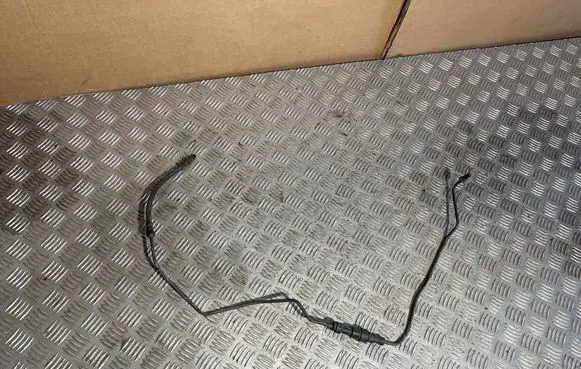 Volkswagen PASSAT B7 Clutch pipe/line 