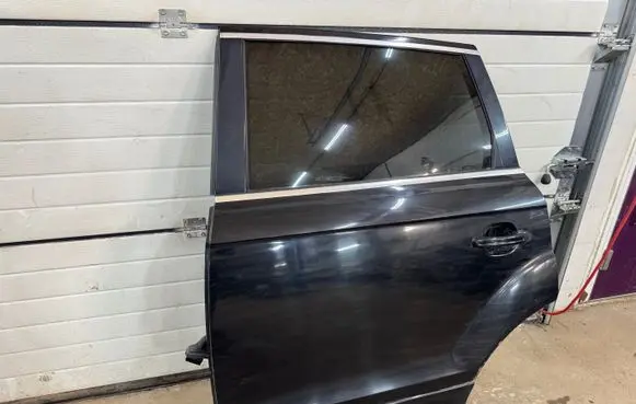 Audi Q7 4L Rear door LZ9Y