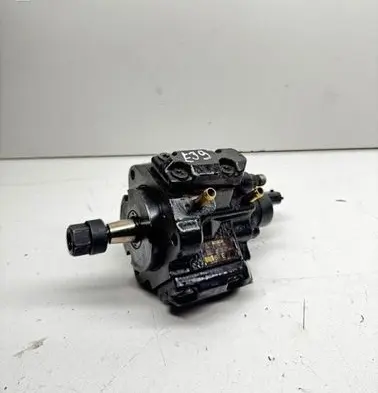 BMW 5 E39 Fuel injection high pressure pump 7787563 0445010009 0281002480
