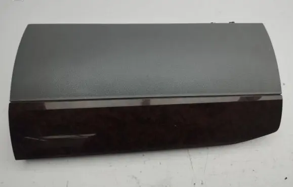 Chrysler Town & Country V Glove box 70860BD5