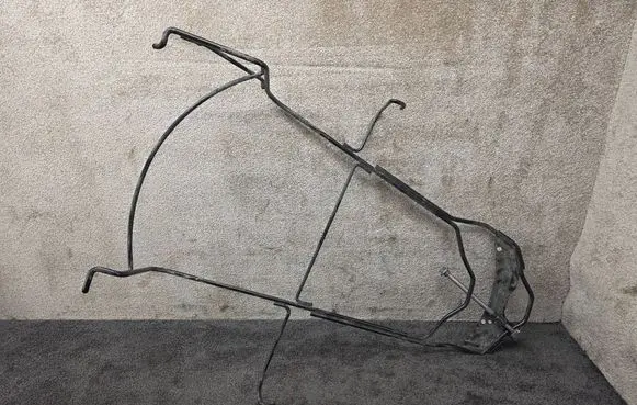 Citroen Berlingo Spare wheel mounting bracket 