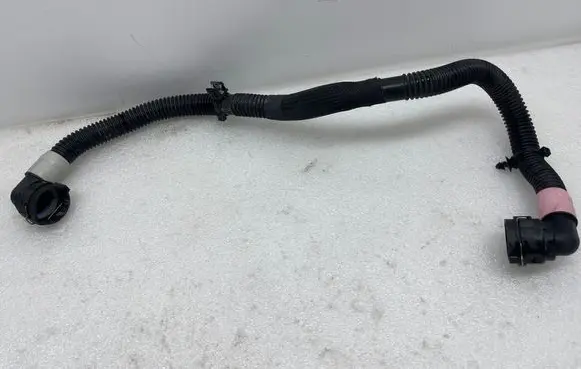 Coolant pipe/hose
