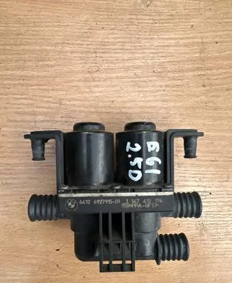 BMW 5 E60 E61 Coolant heater control valve 1147412176