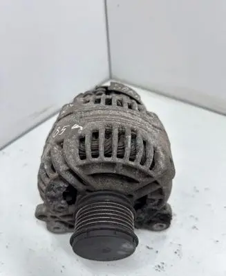 Volkswagen Sharan Generator/alternator 028903028E 0124515010