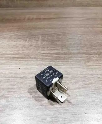 Audi A4 S4 B5 8D Other relay 443951253J 899511 213BLACK