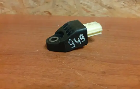 Toyota Prius (XW30) Airbag deployment crash/impact sensor 8983175010 949