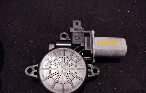 Mazda 3 II Front door window regulator motor D6515858X GA558RP SD961706