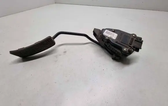 Mitsubishi Space Star Accelerator throttle pedal 6PV00830100 30865642 M865642