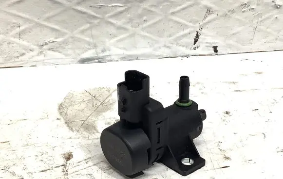 Citroen C5 Turbo solenoid valve 9652862380