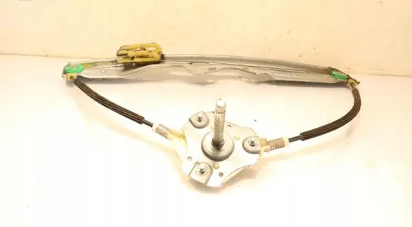 Rear window lifting mechanism without motor