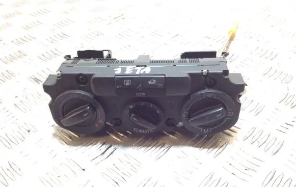 Volkswagen Jetta V Climate control unit 1K2820045B