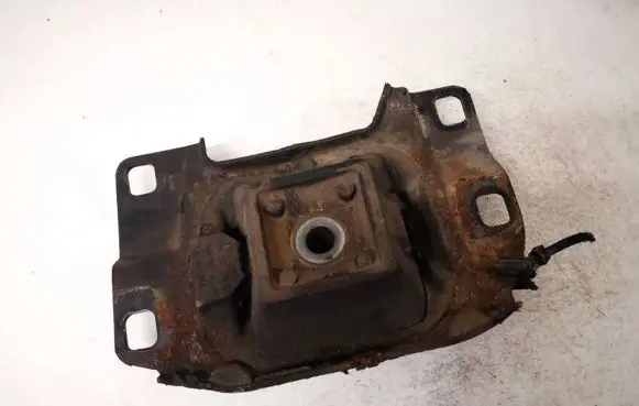 Volvo V50 Engine mount bracket 3m517m121 3m51-7m121