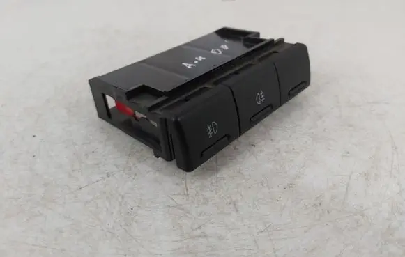 Fog light switch